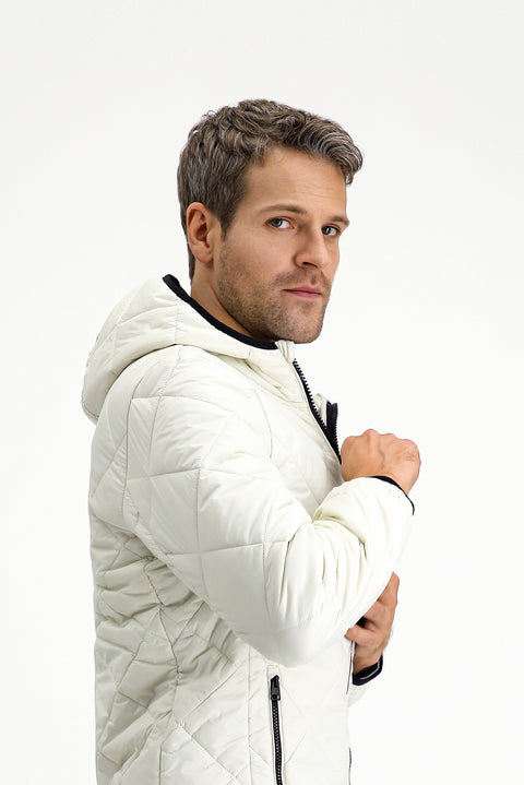 Kırık Beyaz Kapüşonlu Kapitone Spor Mont