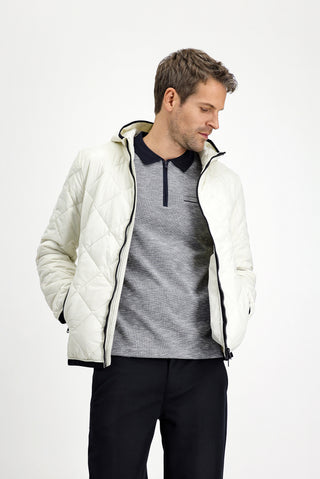  Kırık Beyaz Kapüşonlu Kapitone Spor Mont