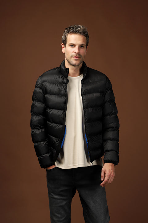 Siyah Çantalı Dik Yaka Fermuarlı Cepli Rüzgar Geçirmez Spor Şişme Mont