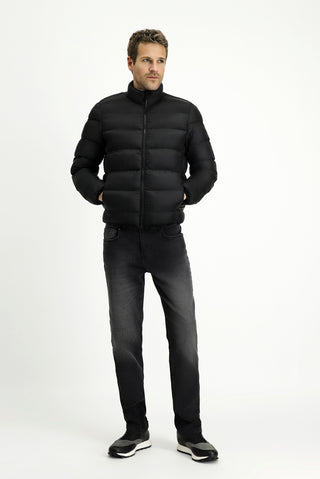  Siyah Çantalı Spor Şişme Mont