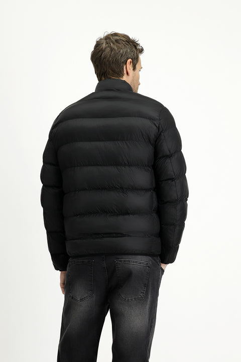 Siyah Çantalı Dik Yaka Fermuarlı Cepli Rüzgar Geçirmez Spor Şişme Mont