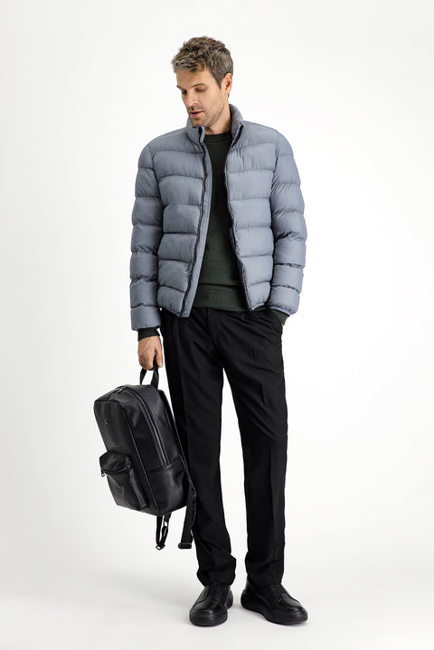 Açık Gri Çantalı Dik Yaka Fermuarlı Cepli Rüzgar Geçirmez Spor Şişme Mont