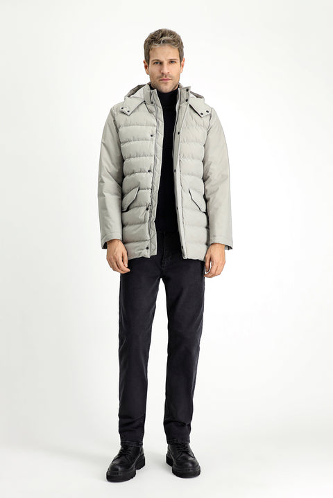 Taş Slim Fit Dar Kesim Kapüşonlu Cepli Fermuarlı Rüzgar Geçirmez Spor Şişme Mont