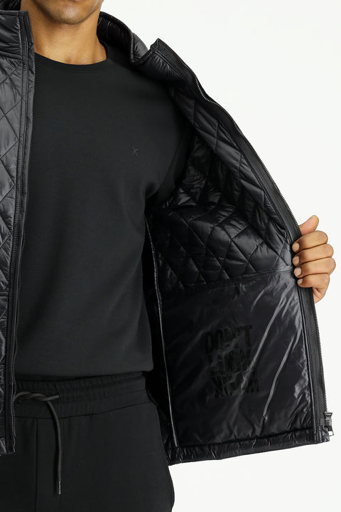 Siyah Dik Yaka Cepli Fermuarlı Rüzgar Geçirmez Kapitone Spor Mont