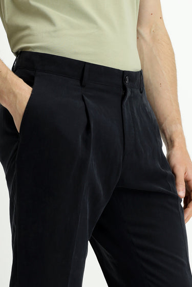 Siyah Relaxed Fit Rahat Kesim Pamuklu Pileli Pantolon