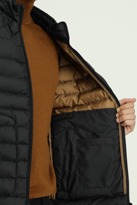 Siyah Dik Yaka Fermuarlı Kapitone Spor Yelek