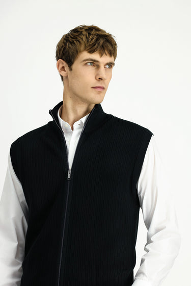 Siyah Desenli Fermuarlı Yünlü Triko Yelek