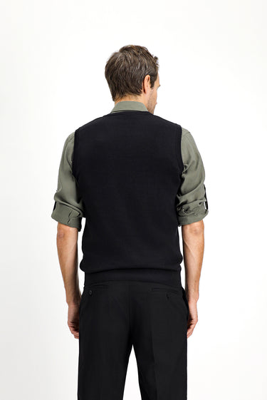 Siyah V Yaka Pamuklu Triko Süveter