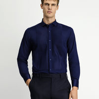 Koyu Lacivert Ata Yaka Saten Slim Fit Dar Kesim Piliseli Pamuklu Kolay Ütülenebilir Gömlek