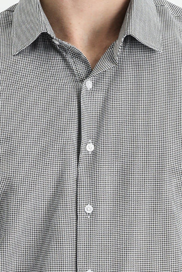  Siyah Uzun Kol Slim Fit Dar Kesim Klasik Desenli Pamuklu Kolay Ütülenebilir Gömlek