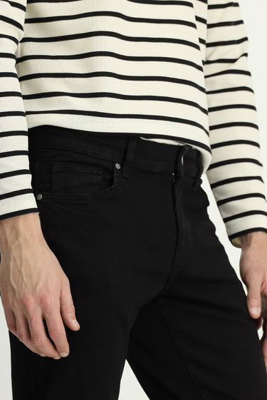 Siyah Slim Fit Dar Kesim Likralı Denim Pantolon
