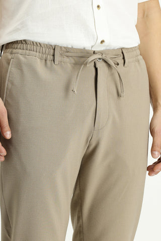  Orta Bej Super Slim Fit Ekstra Dar Kesim Beli Lastikli İpli Gofre Likralı Klasik Kumaş Pantolon