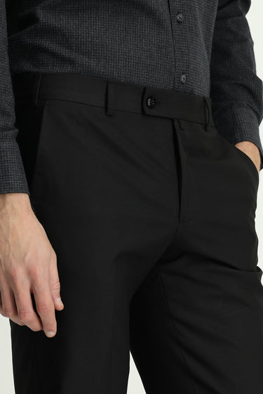 Siyah Regular Fit Likralı Klasik Kumaş Pantolon