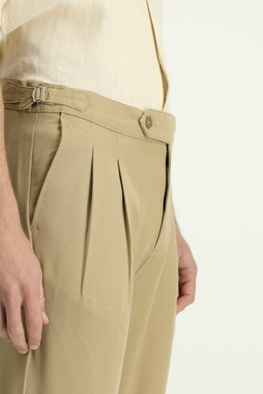 Açık Bej Regular Fit Tokalı Pileli Klasik Kumaş Pantolon