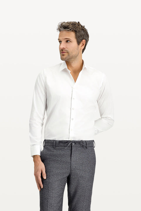 Beyaz Uzun Kol Slim Fit Dar Kesim Klasik Su İtici Leke Tutmaz 4 Mevsim Pamuk Gömlek