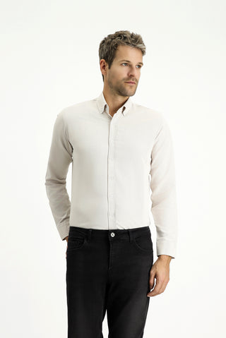  Orta Bej Uzun Kol Slim Fit Düğmeli Yaka Pamuklu Kolay Ütülenebilir 4 Mevsim Oxford Gömlek