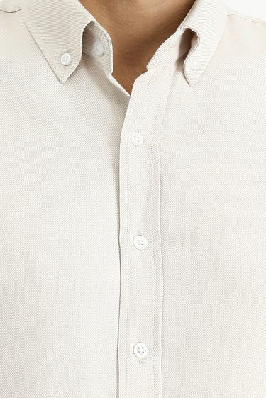 Orta Bej Uzun Kol Slim Fit Düğmeli Yaka Oxford Pamuklu Kolay Ütülenebilir Gömlek
