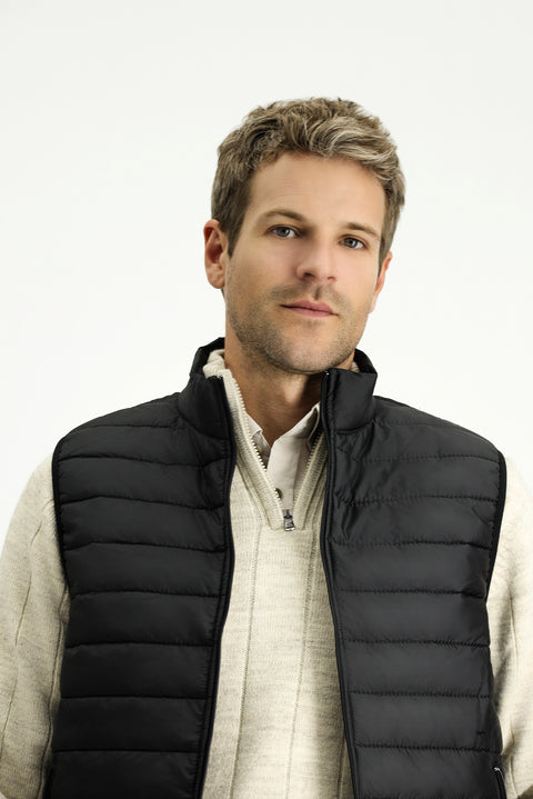 Siyah Dik Yaka Fermuarlı Kapitone Spor Şişme Yelek