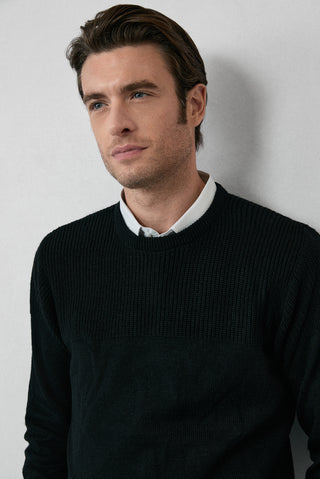  Siyah Bisiklet Yaka Regular Fit Desenli Triko Kazak