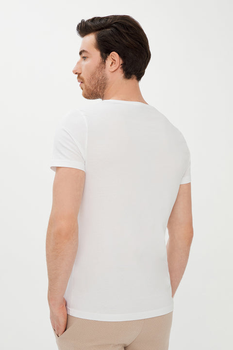 Beyaz Bisiklet Yaka Super Slim Fit Ekstra Dar Kesim Baskılı Tişört