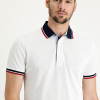 Beyaz Polo Yaka Regular Fit Desenli Pamuk Tişört