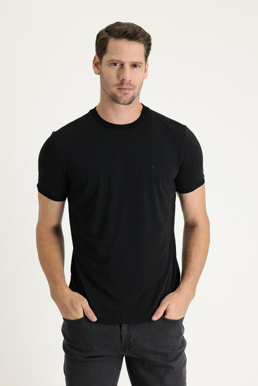 Siyah Bisiklet Yaka Slim Fit Dar Kesim Nakışlı Tişört