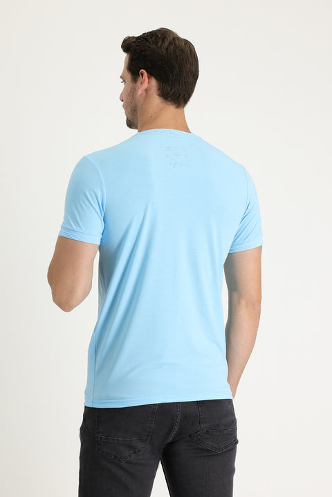 Açık Mavi Bisiklet Yaka Slim Fit Dar Kesim Nakışlı Tişört