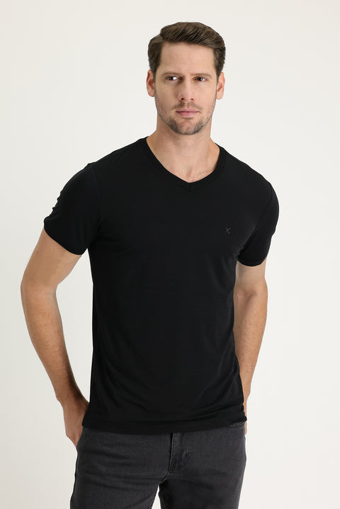Siyah V Yaka Slim Fit Dar Kesim Nakışlı Tişört