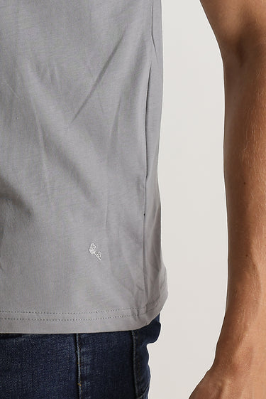 Orta Gri V Yaka Slim Fit Dar Kesim Pamuk Tişört