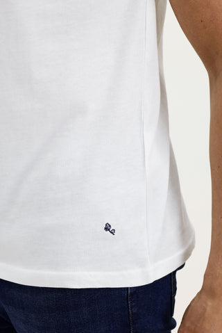  Beyaz V Yaka Slim Fit Dar Kesim Pamuk Tişört