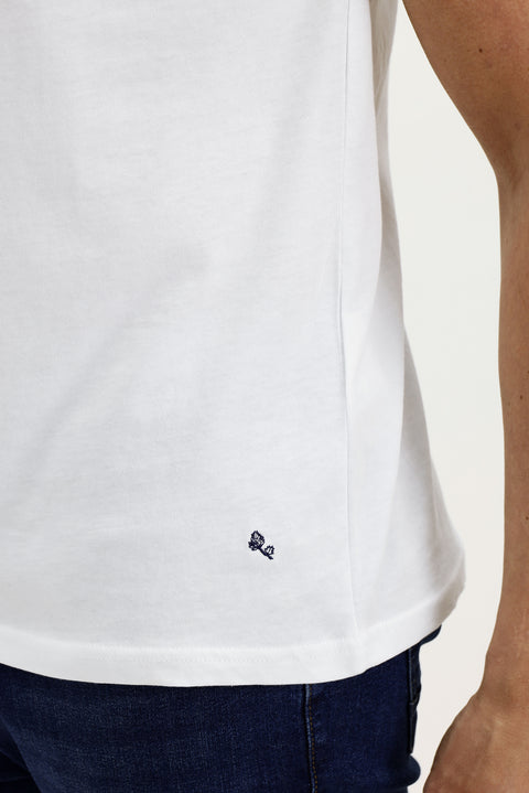 Beyaz V Yaka Slim Fit Dar Kesim Pamuk Tişört