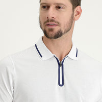 Beyaz Polo Yaka Regular Fit Fermuarlı Nakışlı Pamuk Tişört