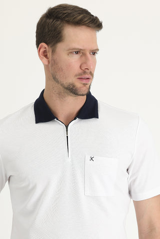 Beyaz Cepli Polo Yaka Regular Fit Fermuarlı Nakışlı Tişört