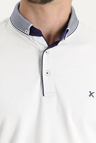  Beyaz Polo Yaka Regular Fit Nakışlı Tişört