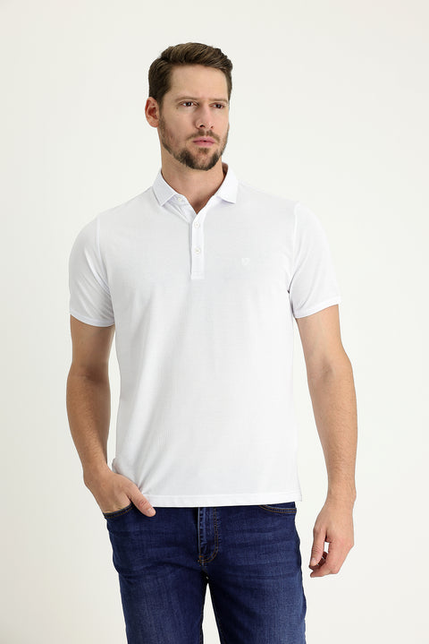 Beyaz Polo Yaka Regular Fit Nakışlı Tişört