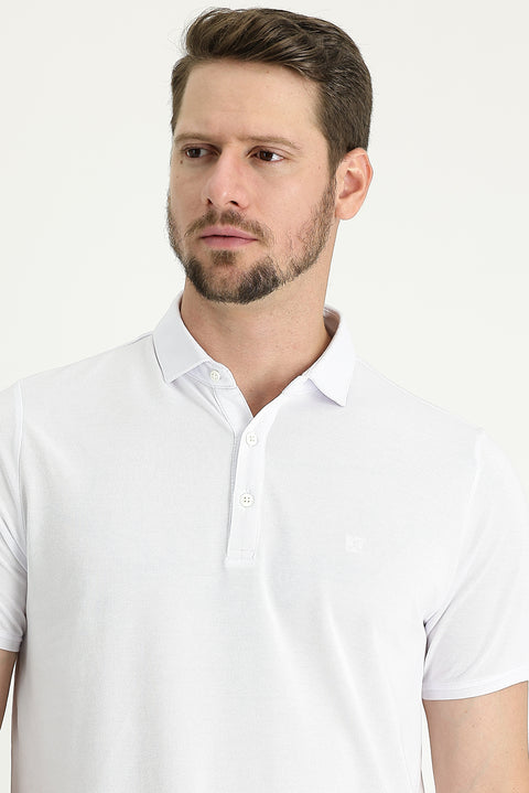 Beyaz Polo Yaka Regular Fit Nakışlı Tişört
