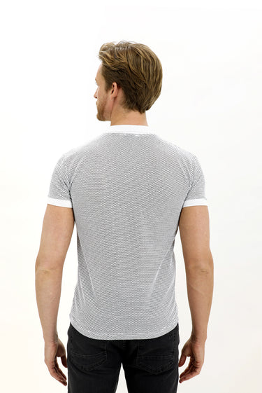 Beyaz Polo Yaka Slim Fit Dar Kesim Desenli Tişört