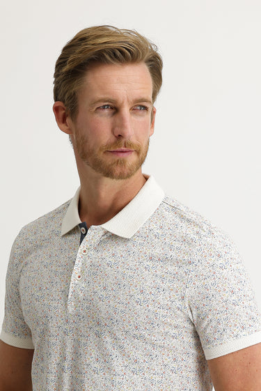 Beyaz Polo Yaka Slim Fit Dar Kesim Desenli Pamuk Tişört