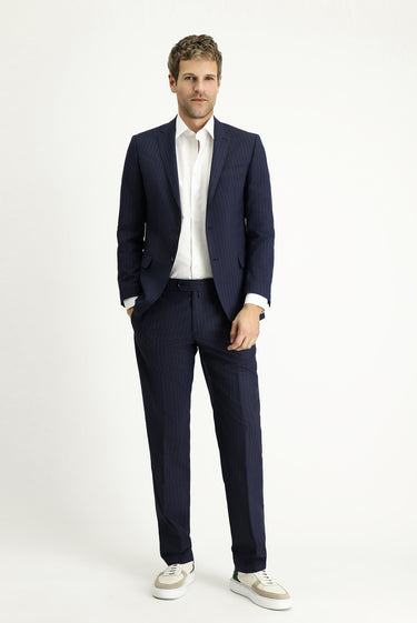 Orta Lacivert Klasik Takım Elbise