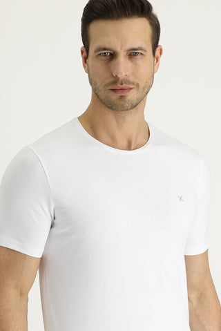  Beyaz Bisiklet Yaka Slim Fit Dar Kesim Nakışlı Pamuklu Tişört