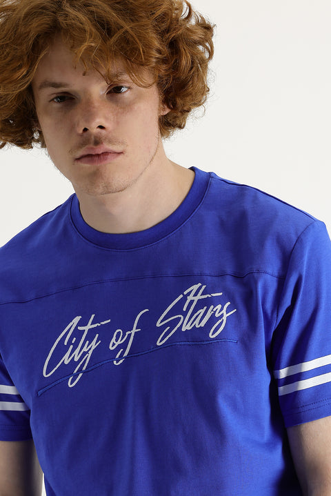 Saks Mavi Bisiklet Yaka Slim Fit Dar Kesim Baskılı Pamuk Tişört