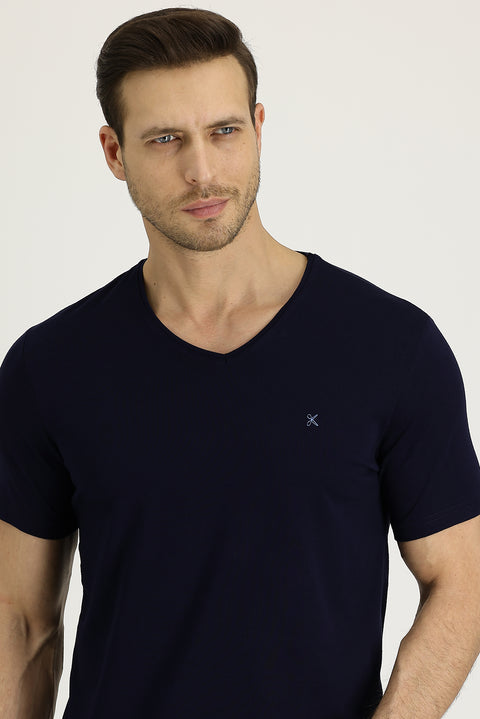 Siyah Lacivert V Yaka Slim Fit Dar Kesim Nakışlı Tişört