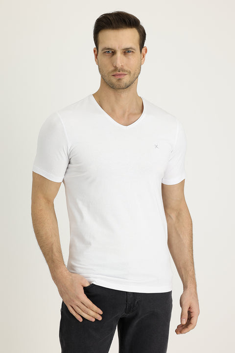 Beyaz V Yaka Slim Fit Dar Kesim Nakışlı Tişört