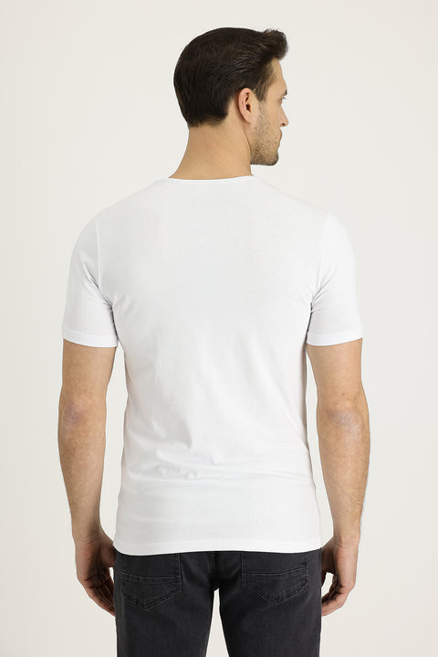 Beyaz V Yaka Slim Fit Dar Kesim Nakışlı Tişört