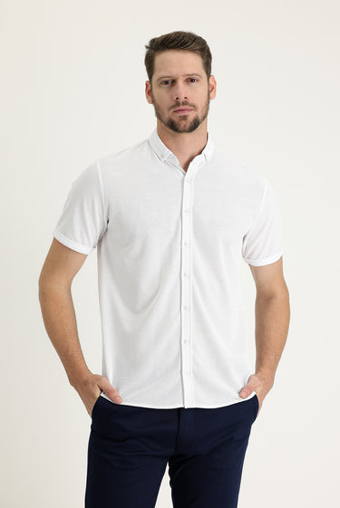Beyaz Polo Yaka Regular Fit Düğmeli Tişört