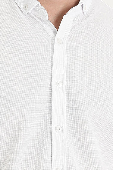 Beyaz Polo Yaka Regular Fit Düğmeli Tişört
