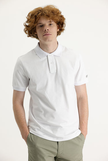  Beyaz Polo Yaka Slim Fit Dar Kesim Baskılı Tişört