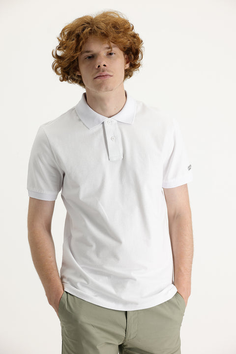 Beyaz Polo Yaka Slim Fit Dar Kesim Baskılı Tişört