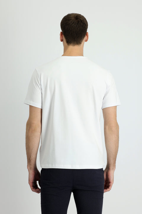 Beyaz V Yaka Regular Fit Nakışlı Pamuklu Süprem Tişört