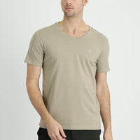 Orta Vizon V Yaka Slim Fit Dar Kesim Pamuklu Tişört